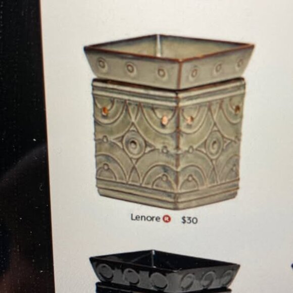 NEW Scentsy Lenore in Original Box - Picture 1 of 6